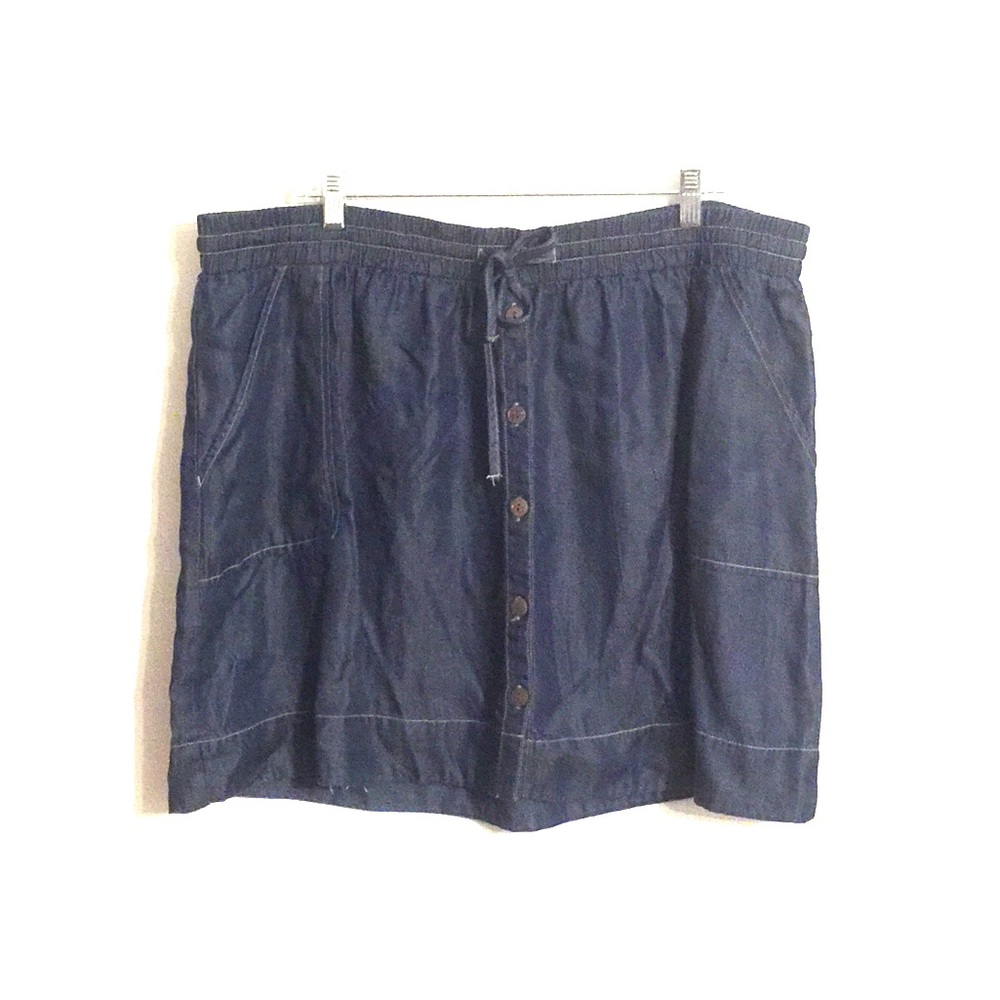 Plus Size Button Front Skirt - Picture 2 of 4